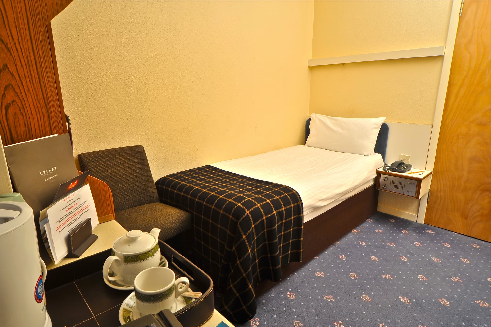 Eight Acres Hotel, Room