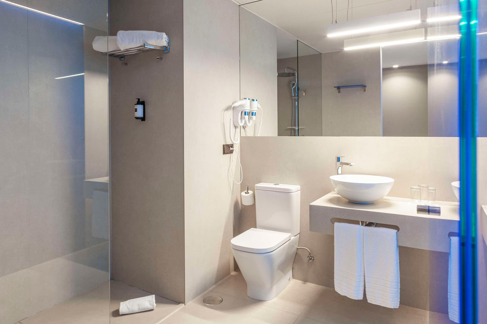 Macia Sevilla Kubb, Room