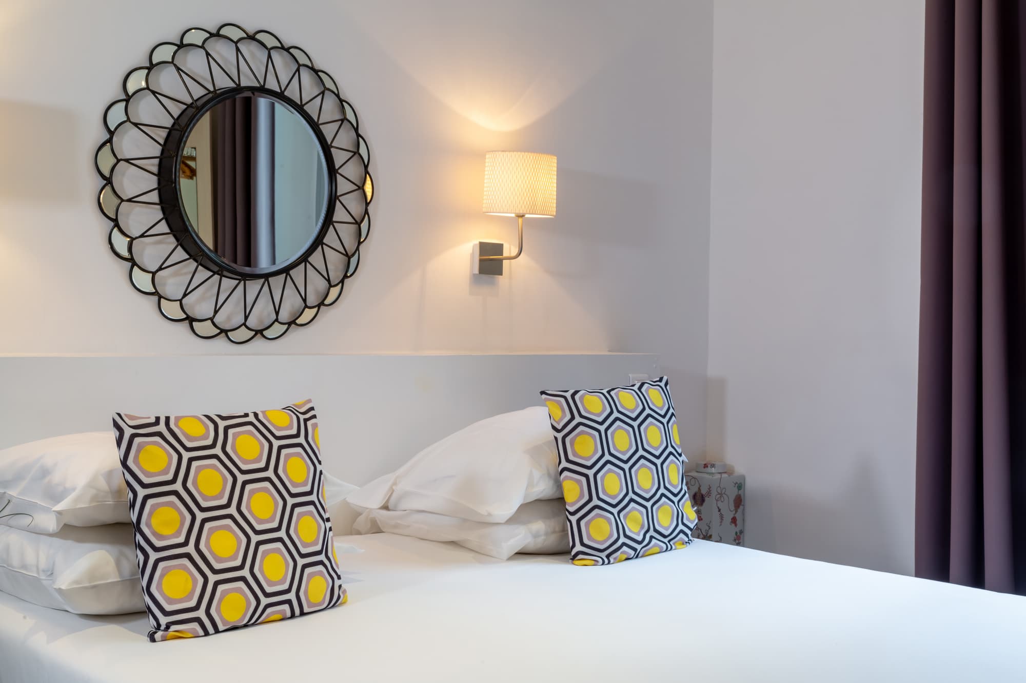 Yelo Lumière powered by Sonder, Room