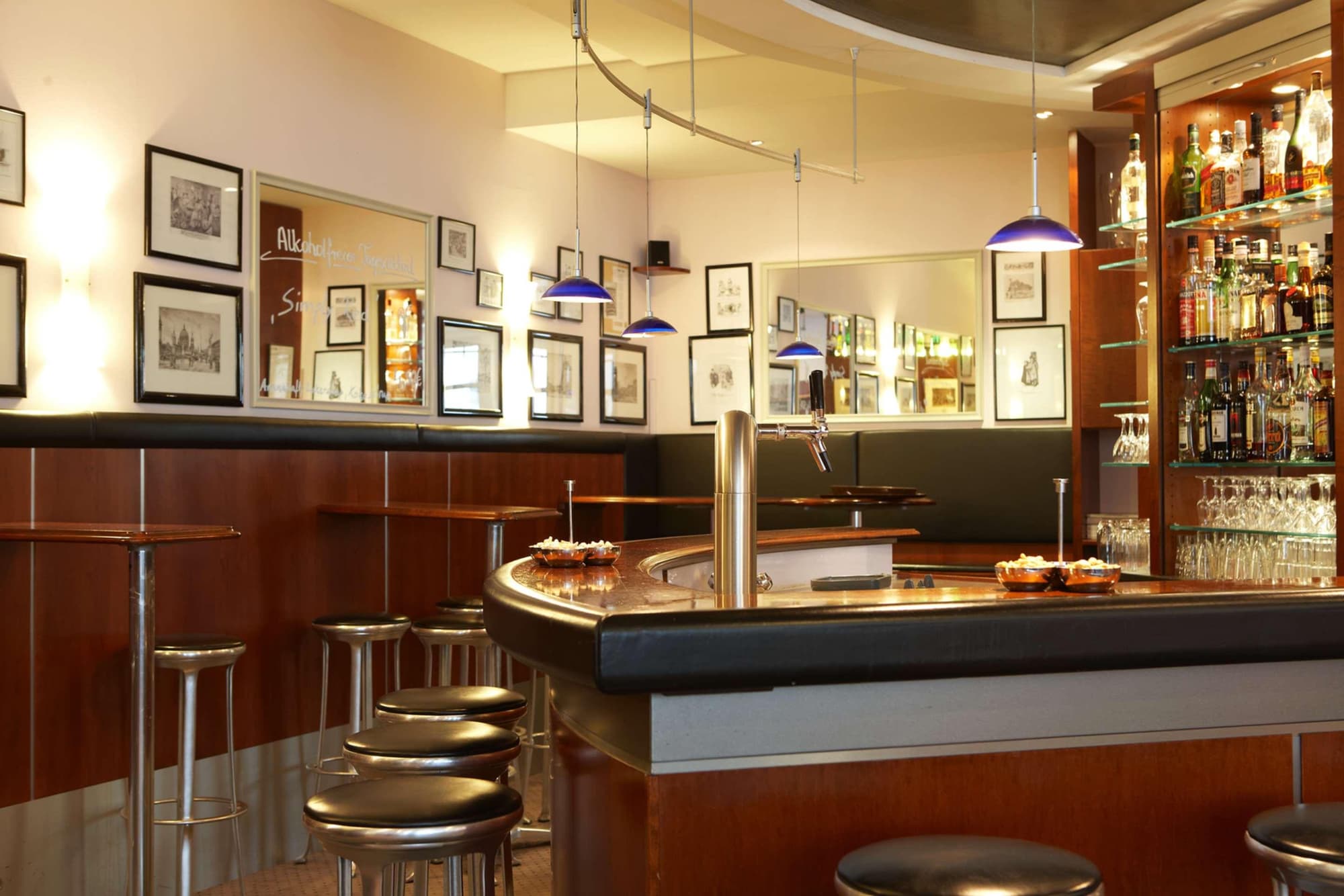 IntercityHotel Berlin Ostbahnhof, Bar