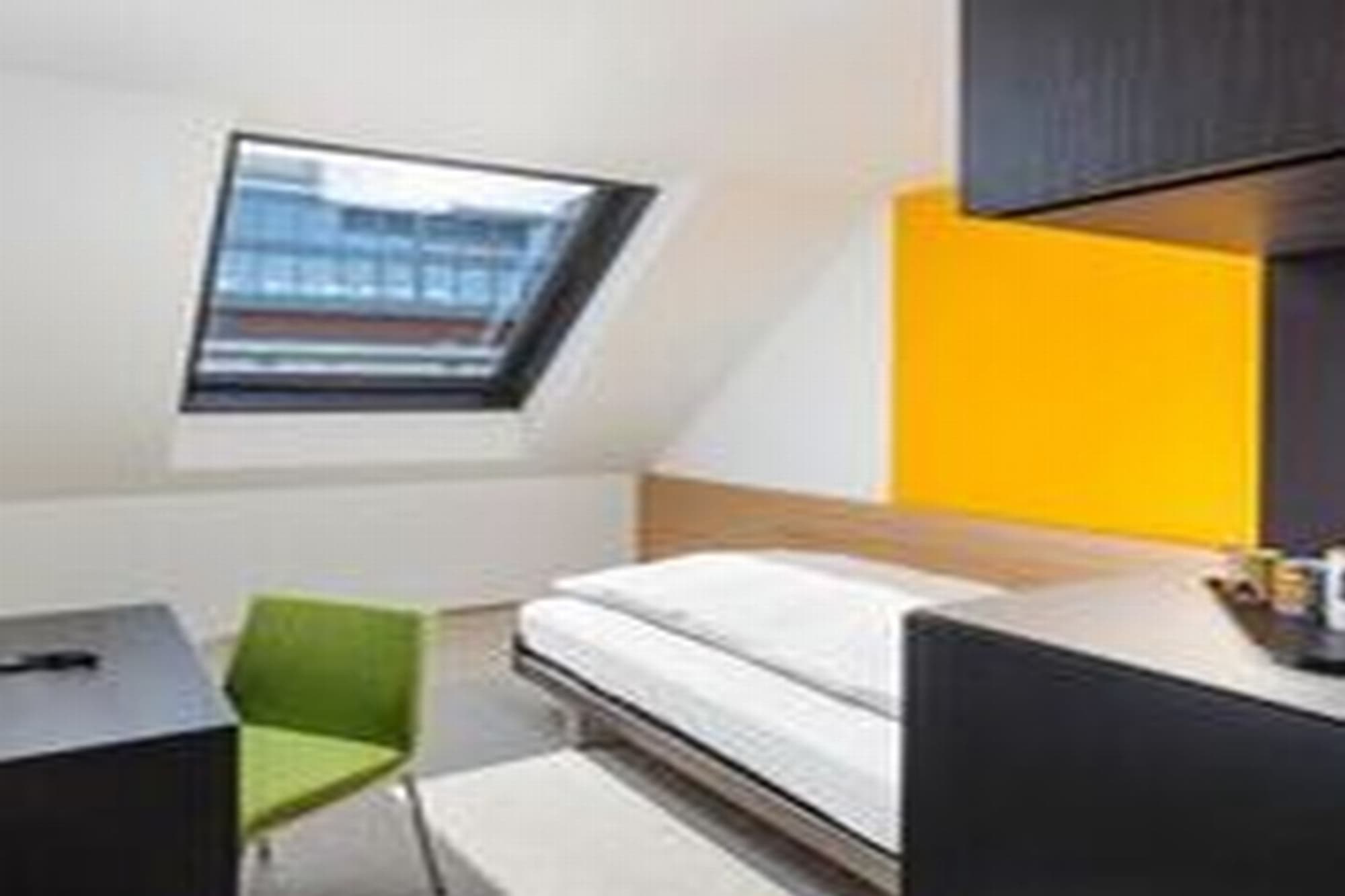 Züri By Fassbind, Room