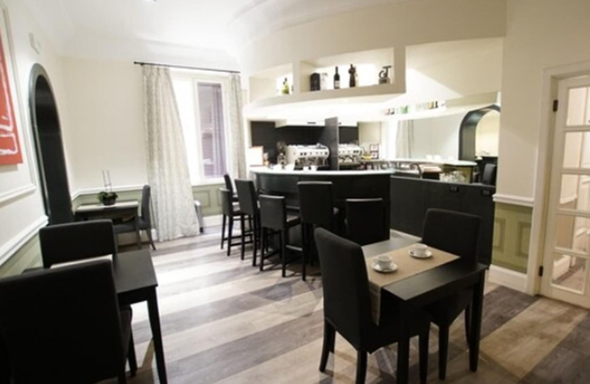 Giglio Dell'Opera, Restaurant