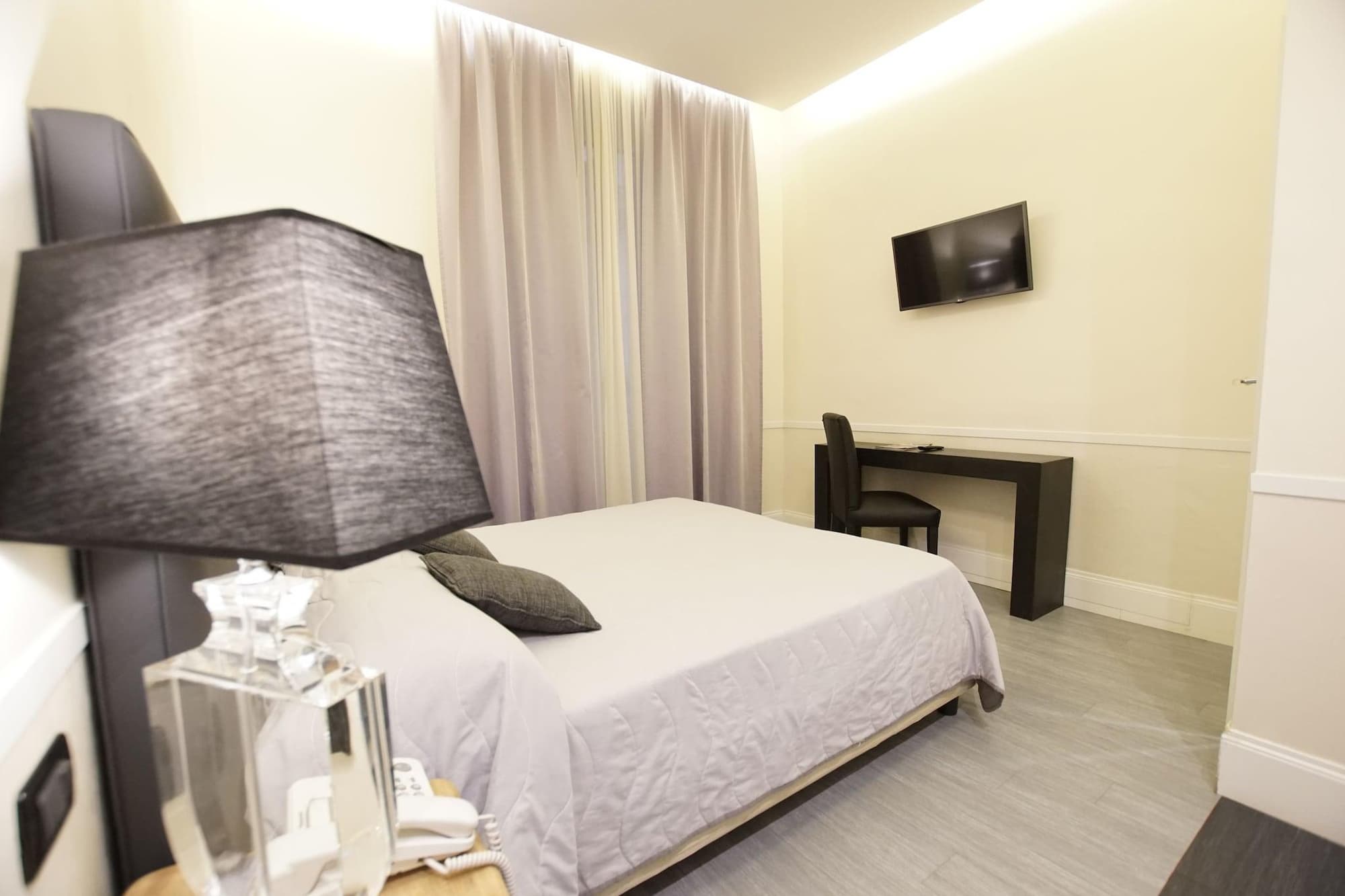 Giglio Dell'Opera, Room