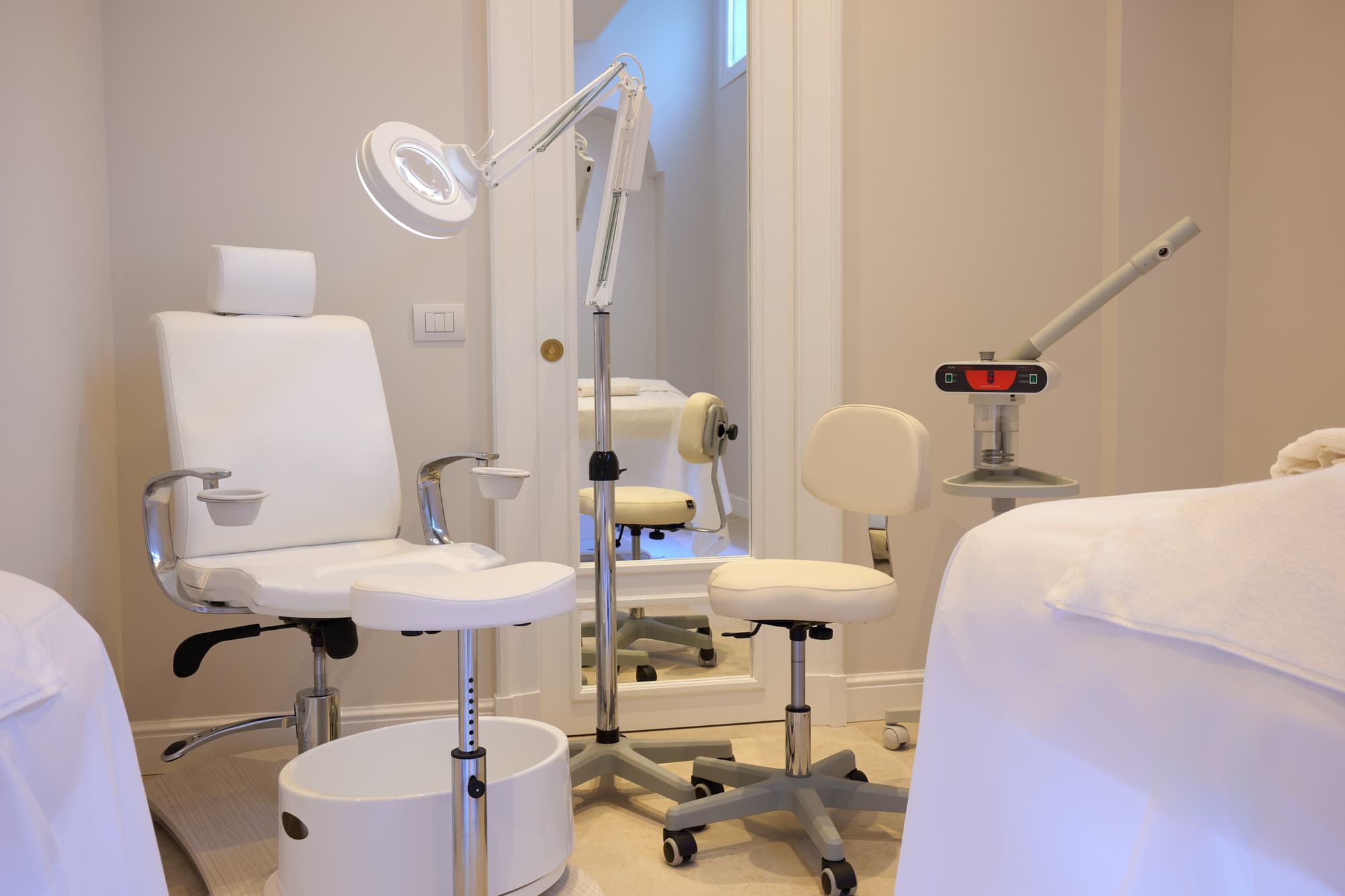 Grand Hotel De La Ville, Sports and Entertainment