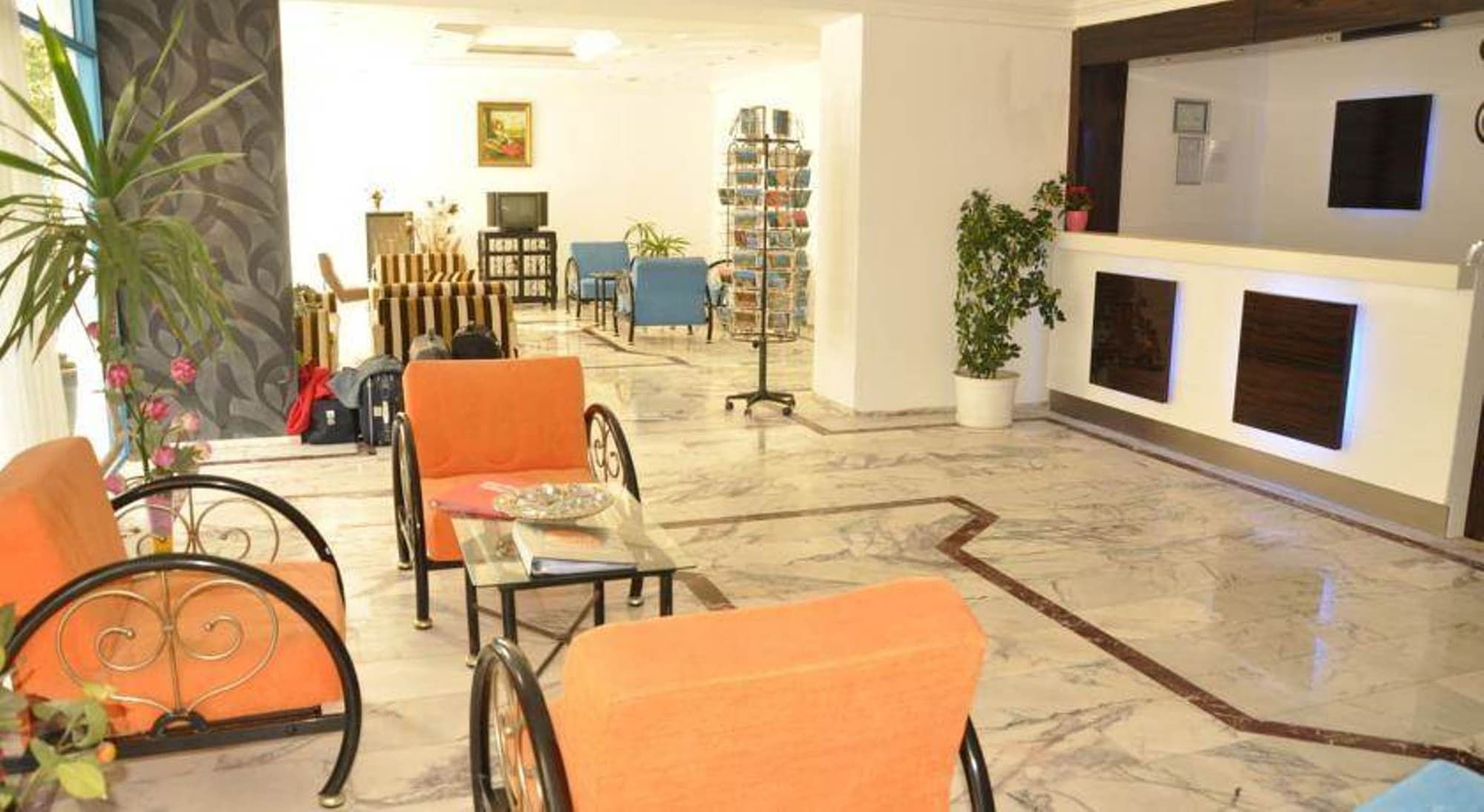 Anahtar Apart, Lobby