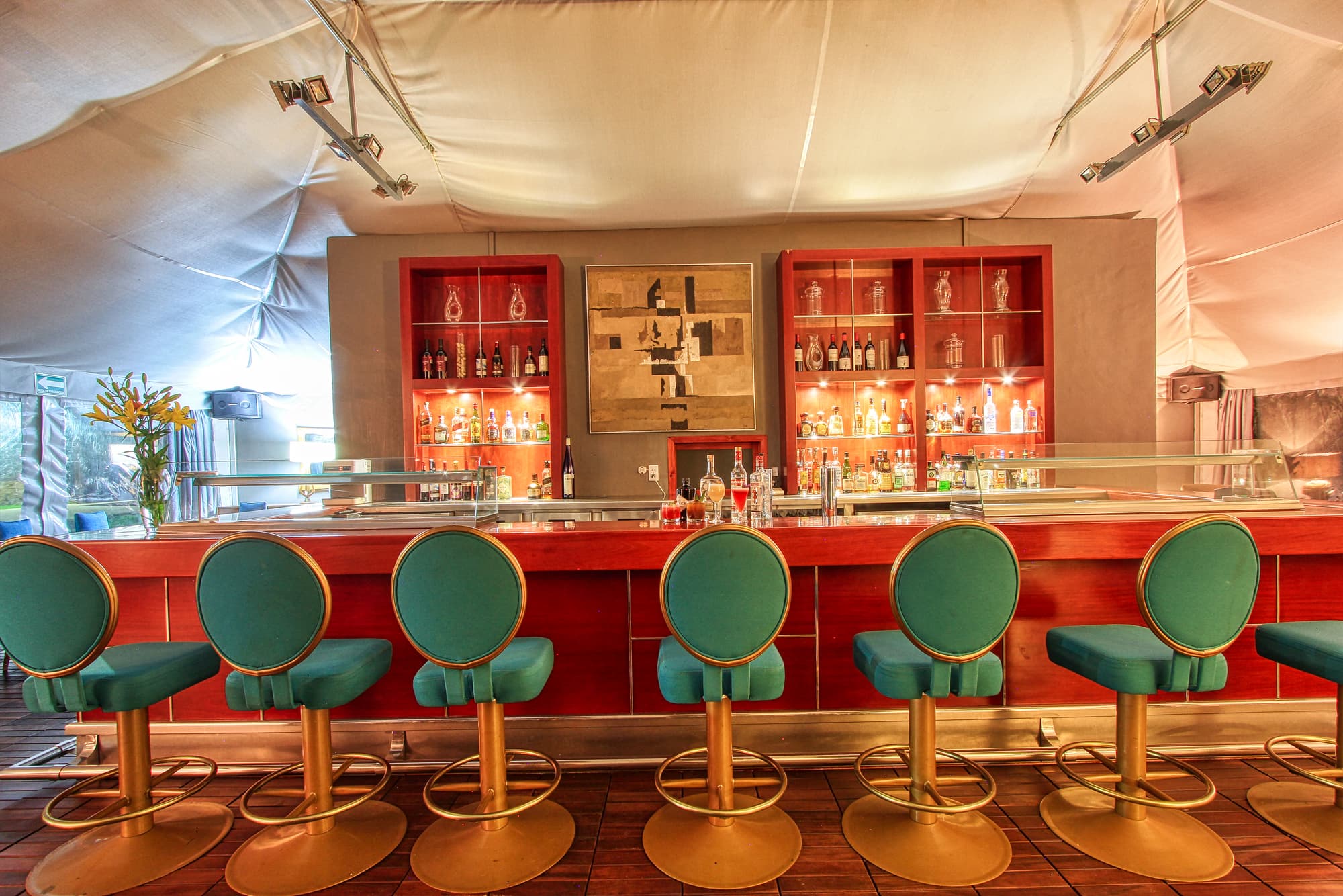 Uvence Arte + Hotel, Bar