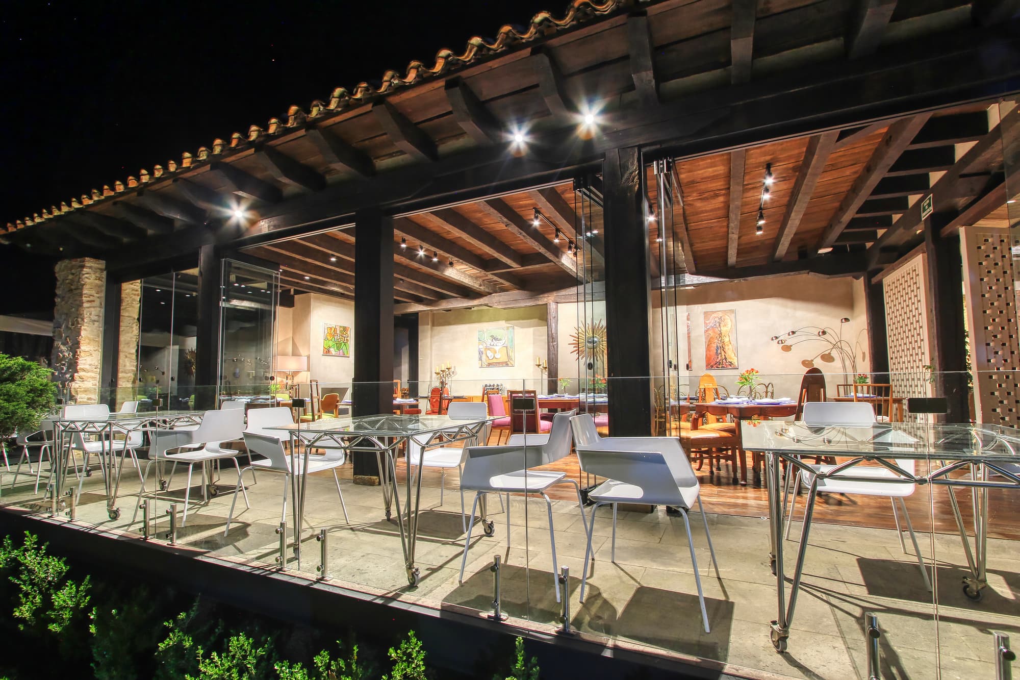 Uvence Arte + Hotel, Restaurant