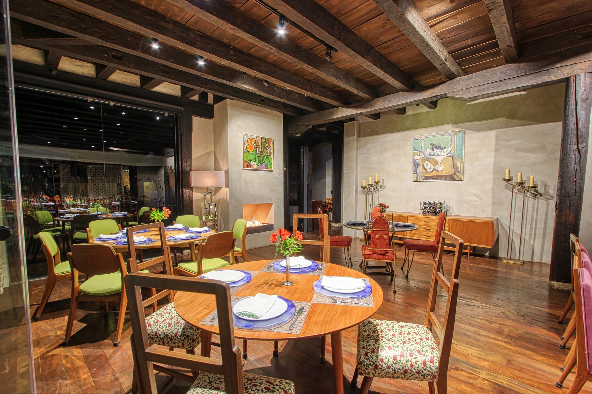 Uvence Arte + Hotel, Restaurant