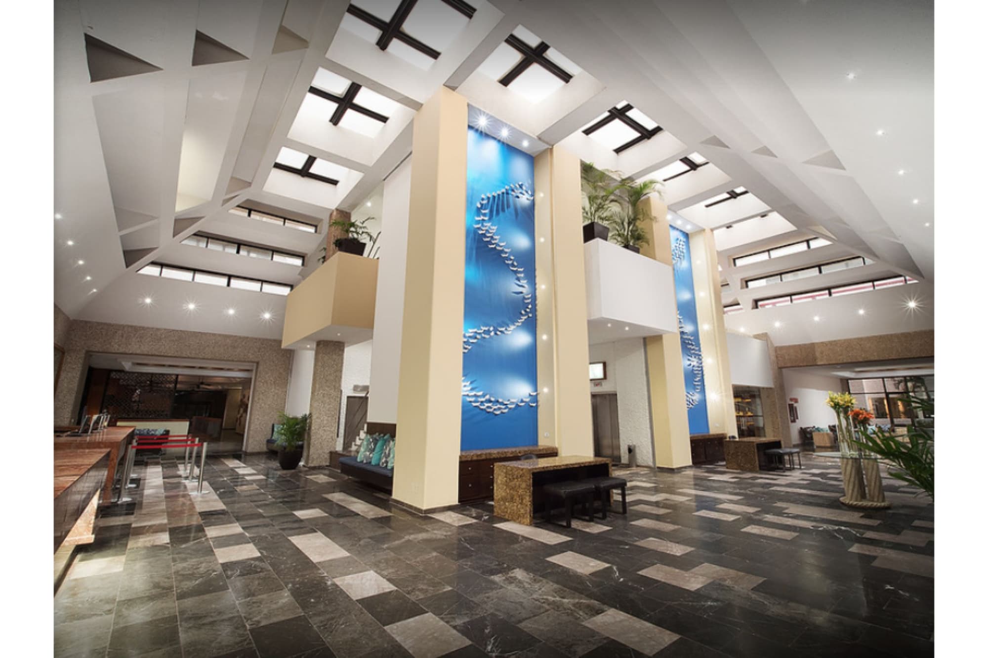 El Cid El Moro Beach Hotel, Lobby