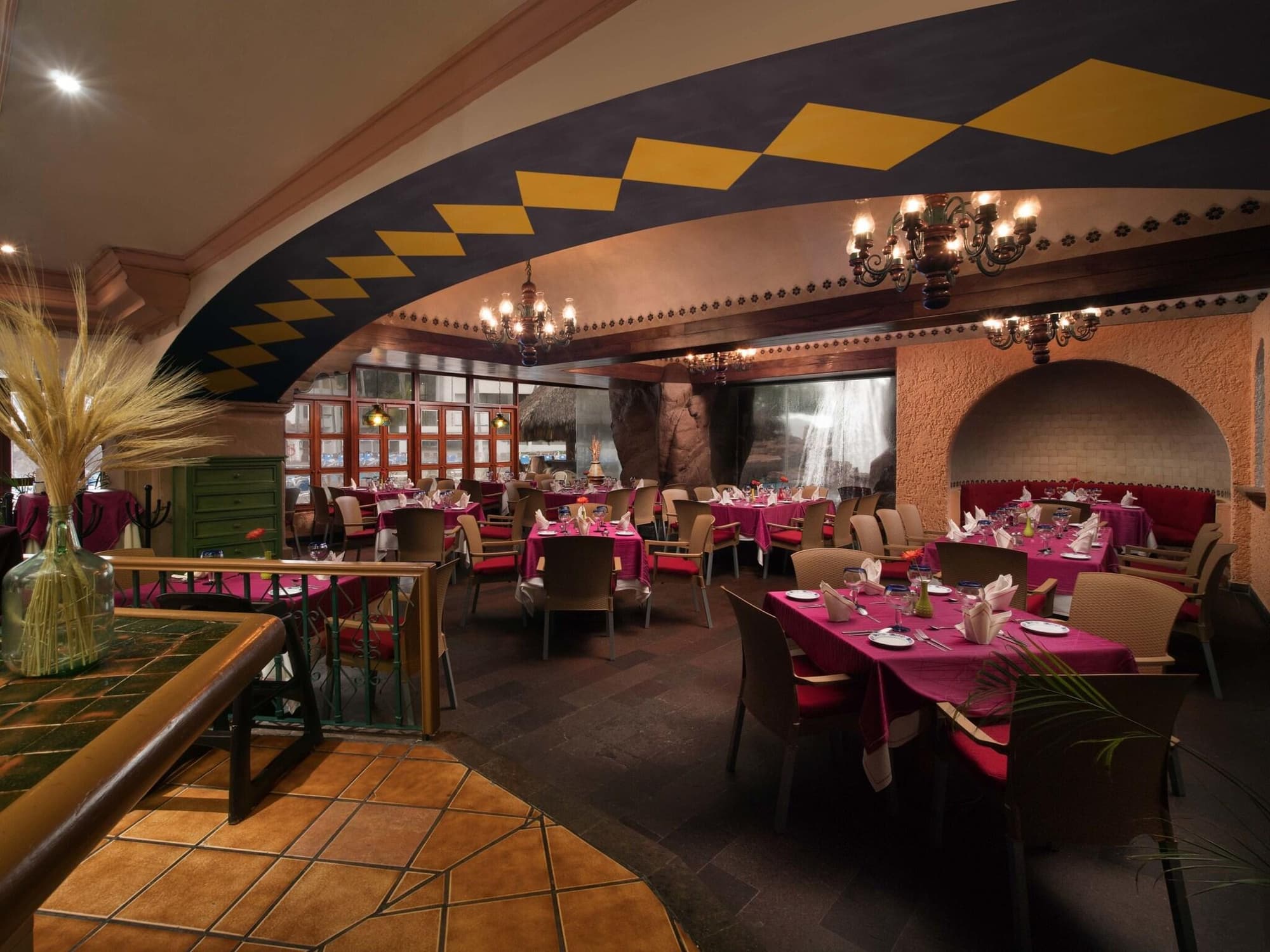 El Cid El Moro Beach Hotel, Restaurant