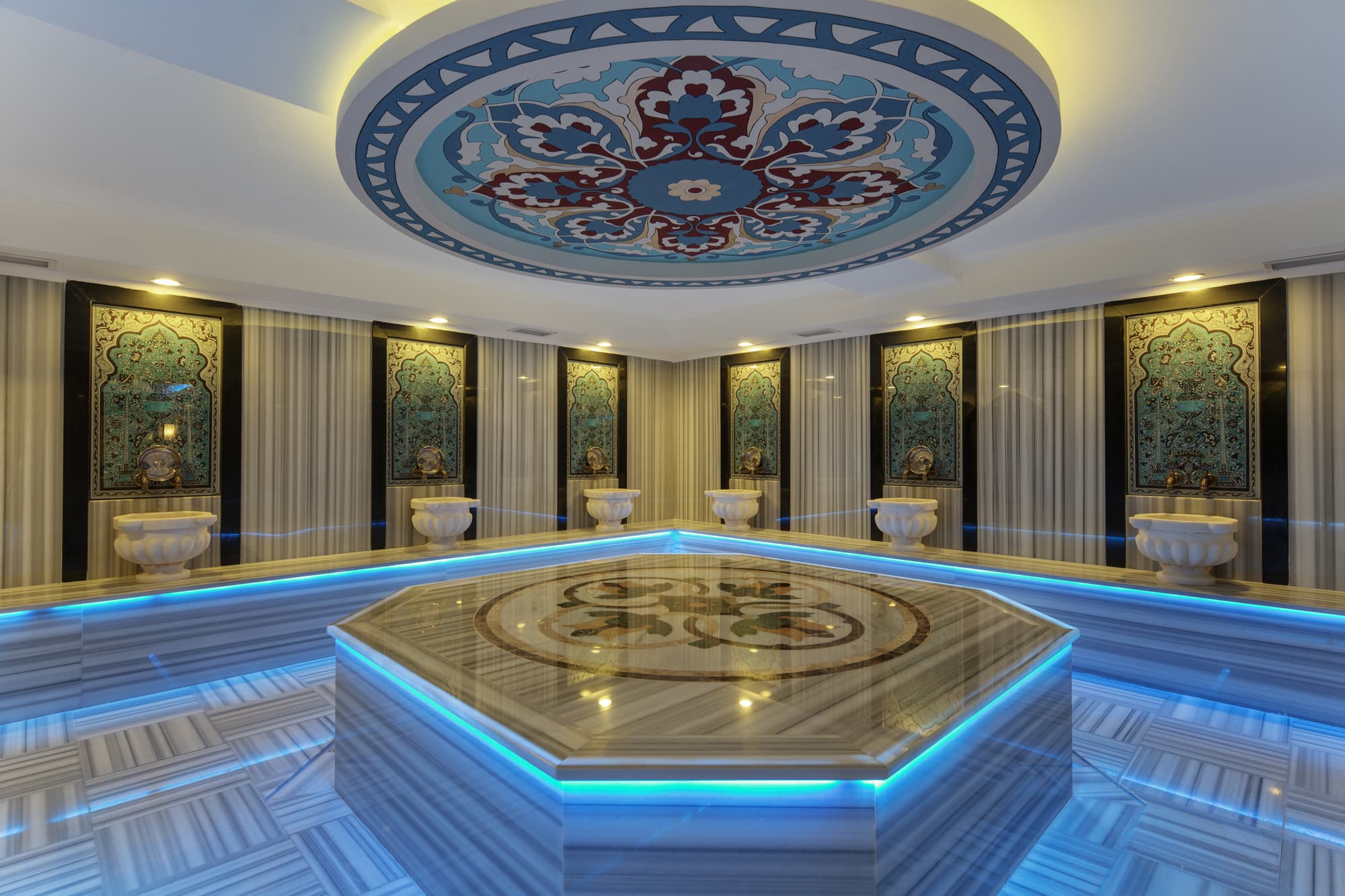 Alaiye Kleopatra, Sports and Entertainment