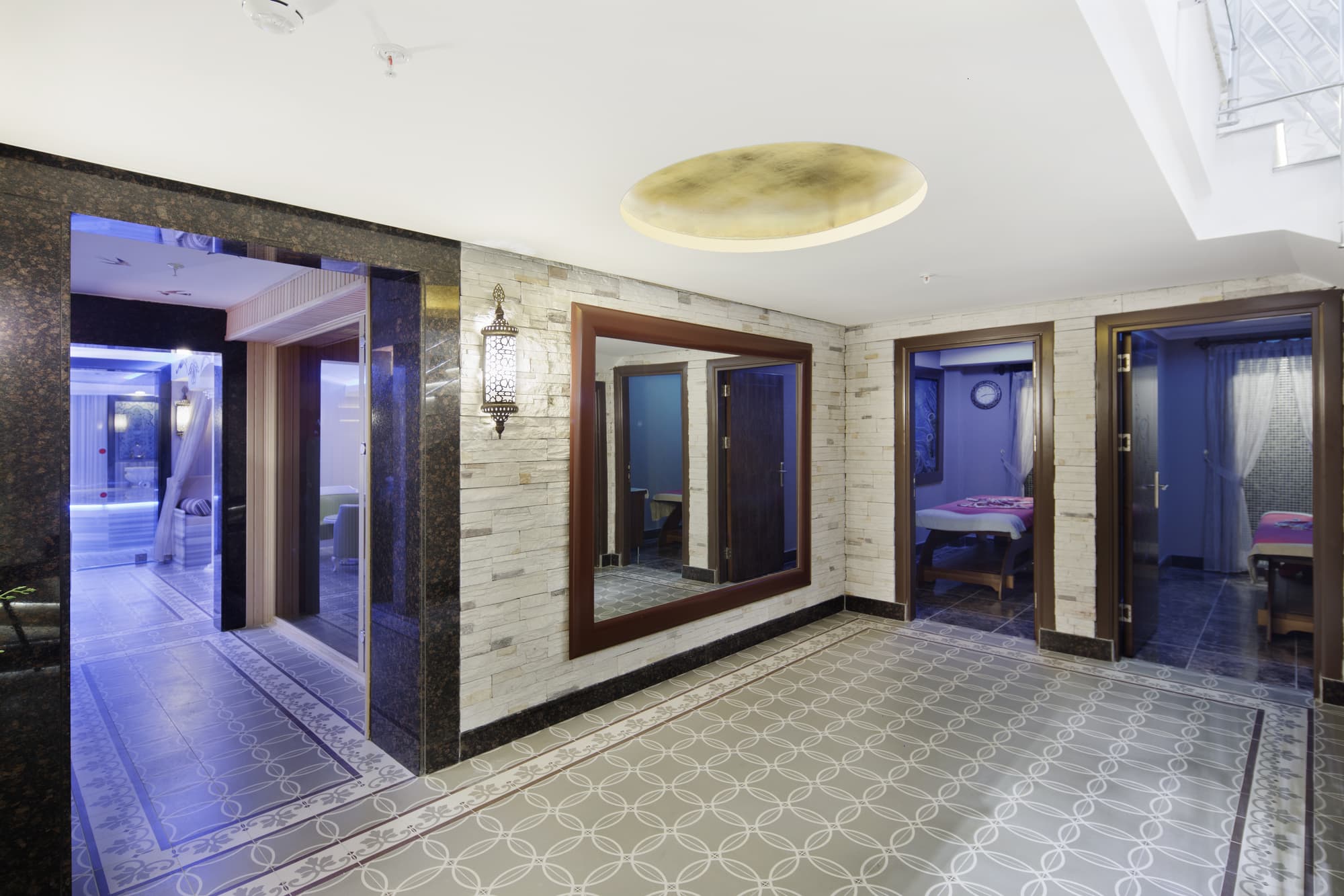 Alaiye Kleopatra, Sports and Entertainment