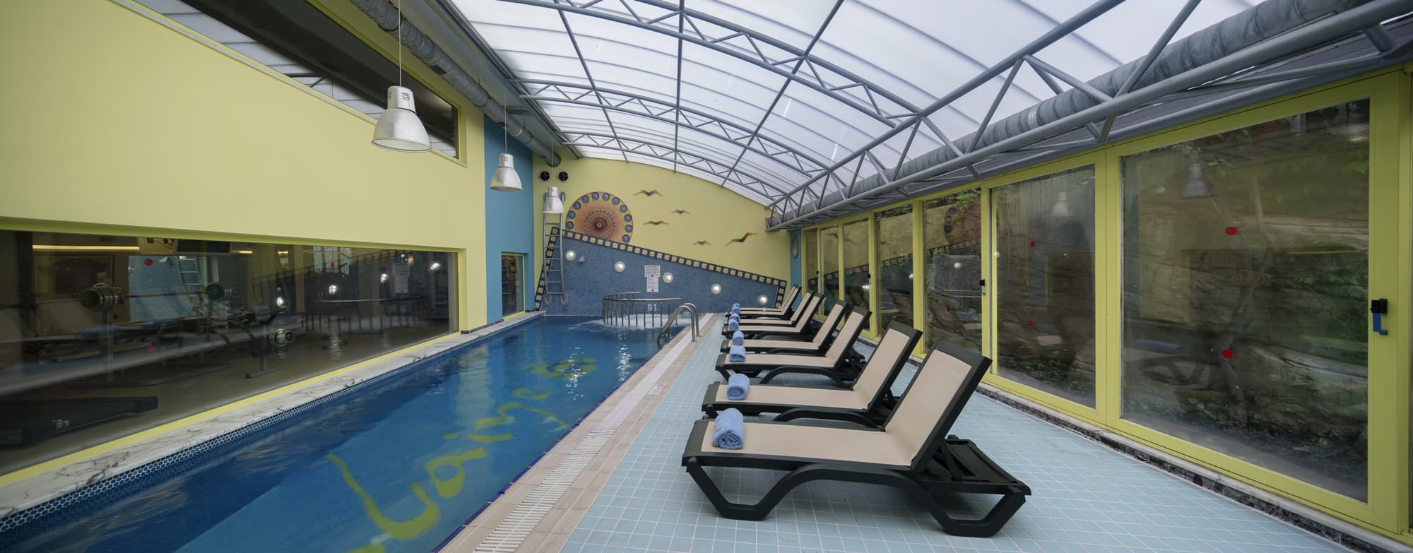 Alaiye Kleopatra, Pool