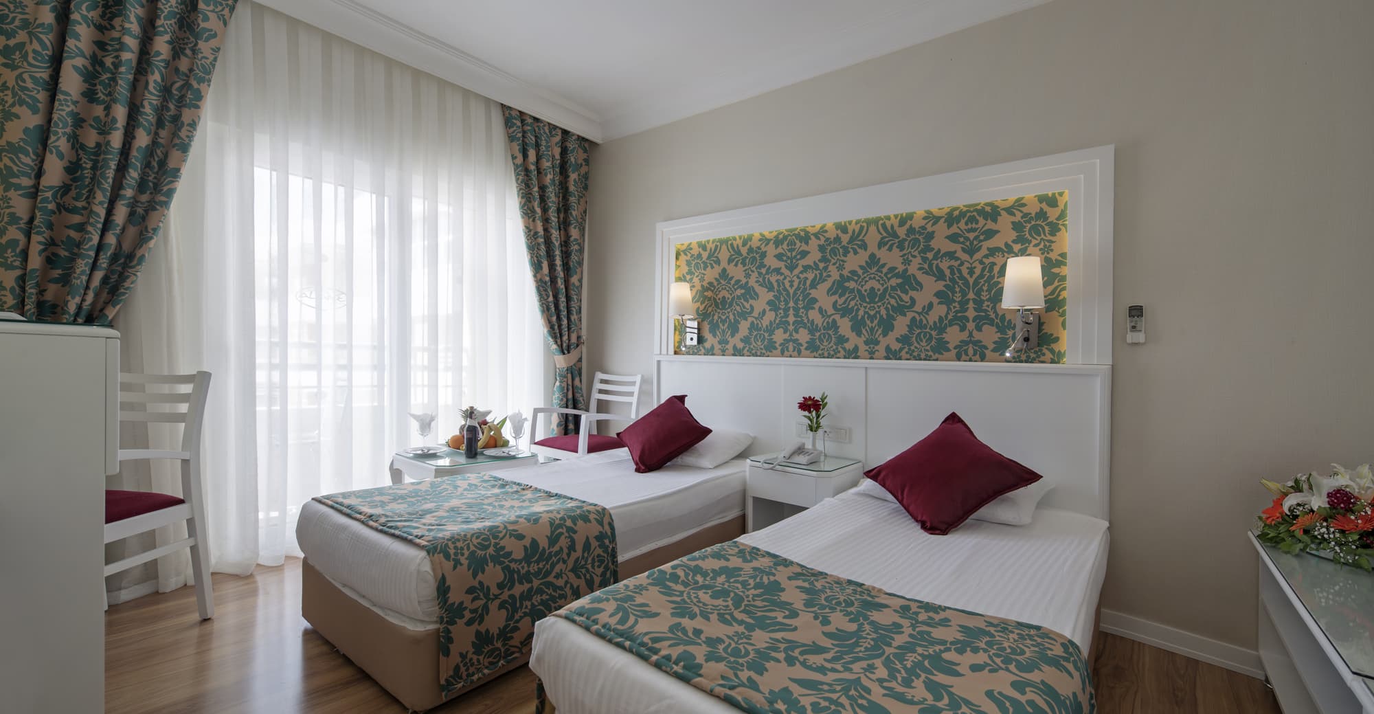 Alaiye Kleopatra, Room