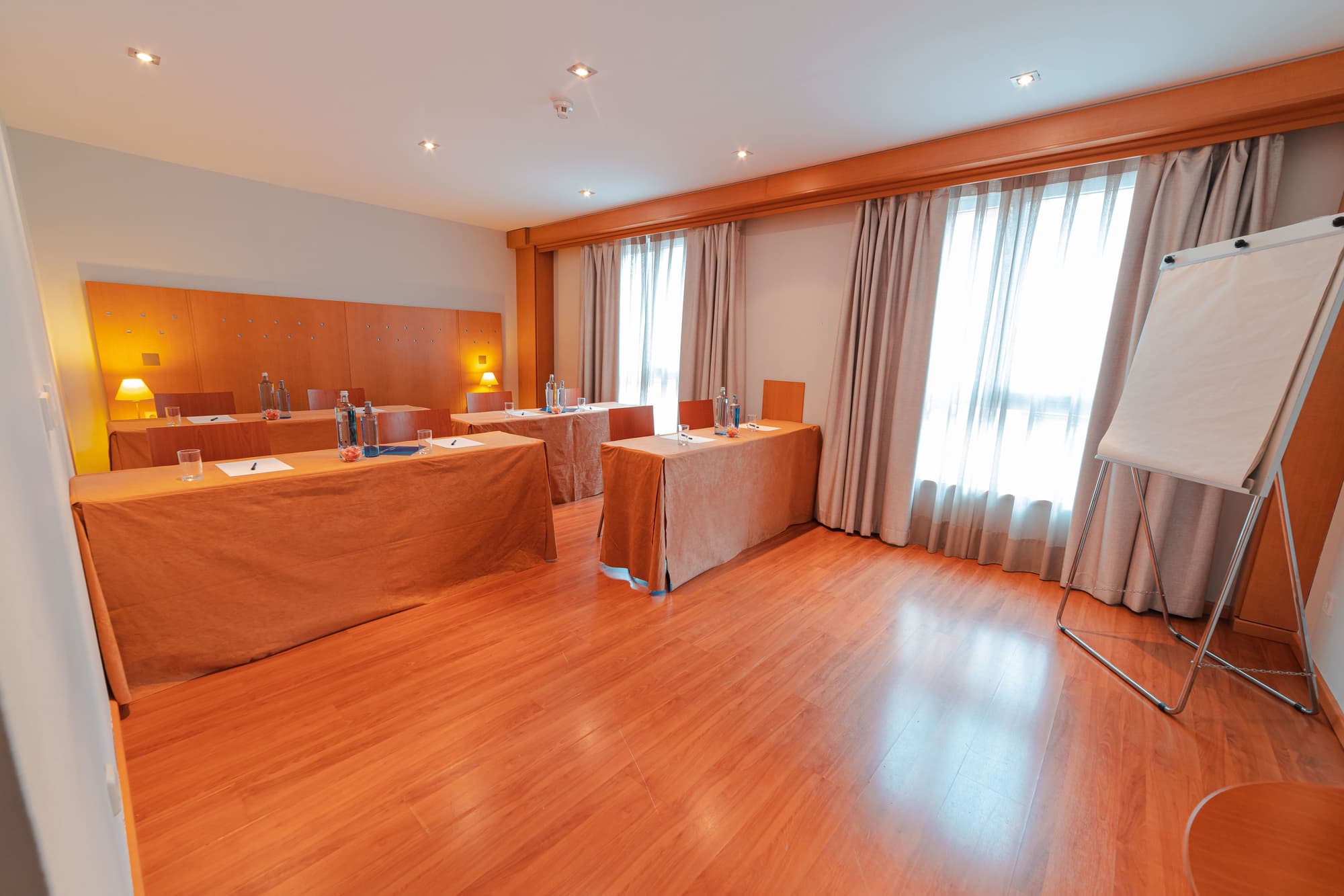 Hotel Monte Rozas, Conferences