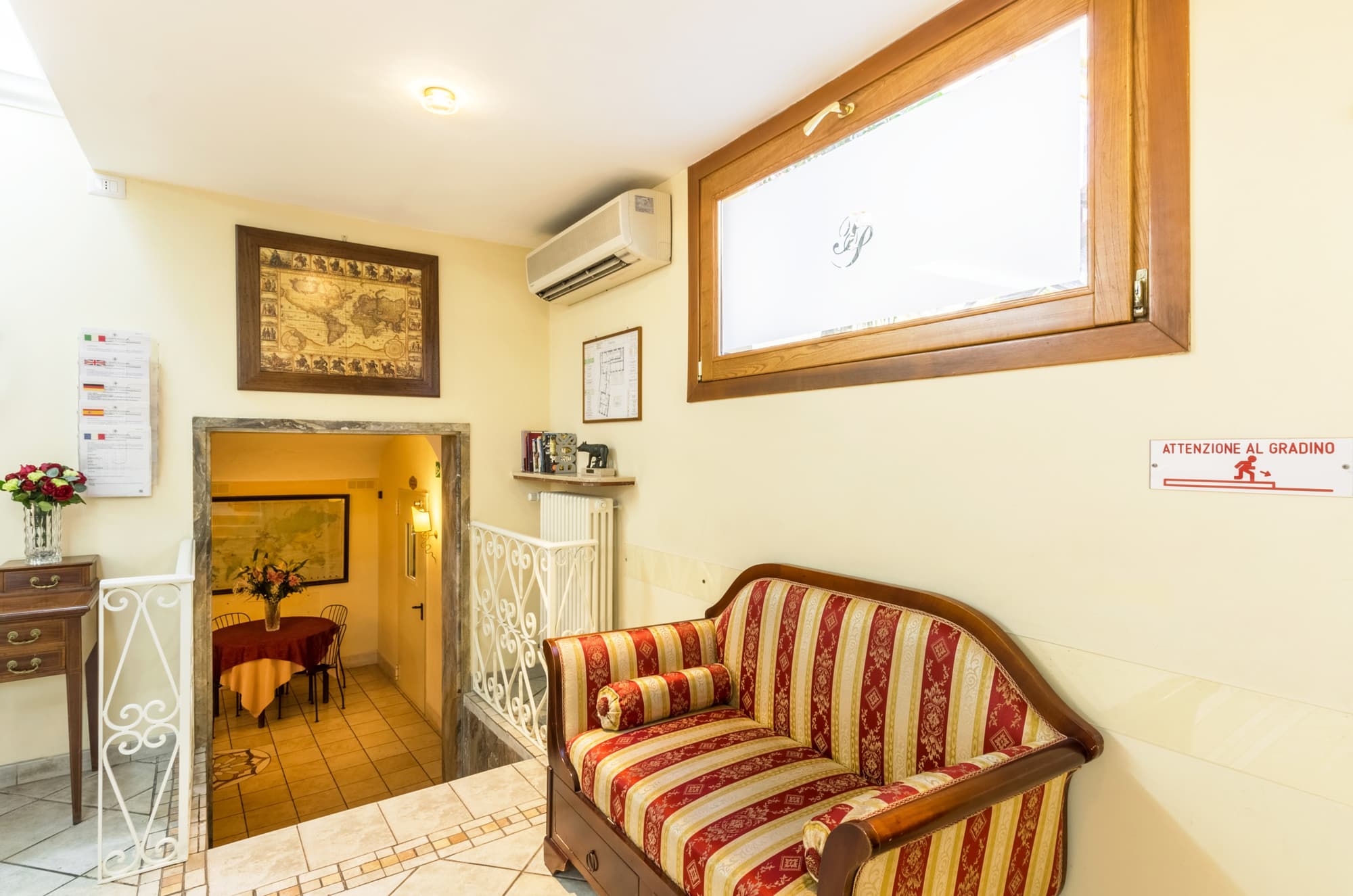 Tempio di Pallade, Lobby