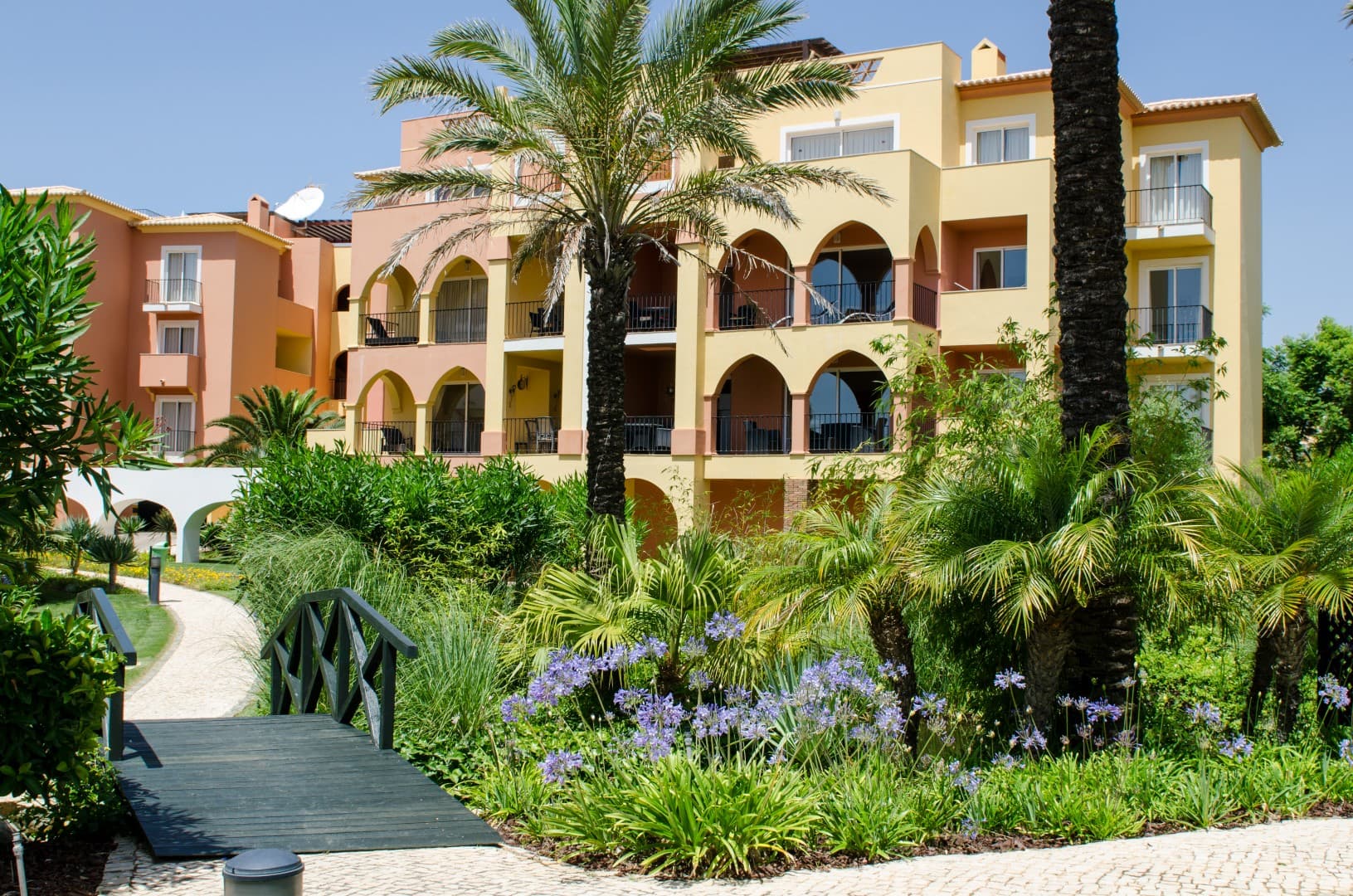 Jardim da Meia Praia, General view