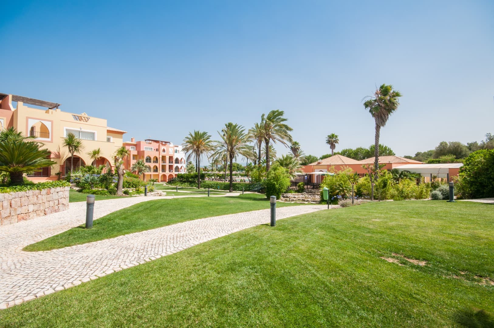 Jardim da Meia Praia, General view