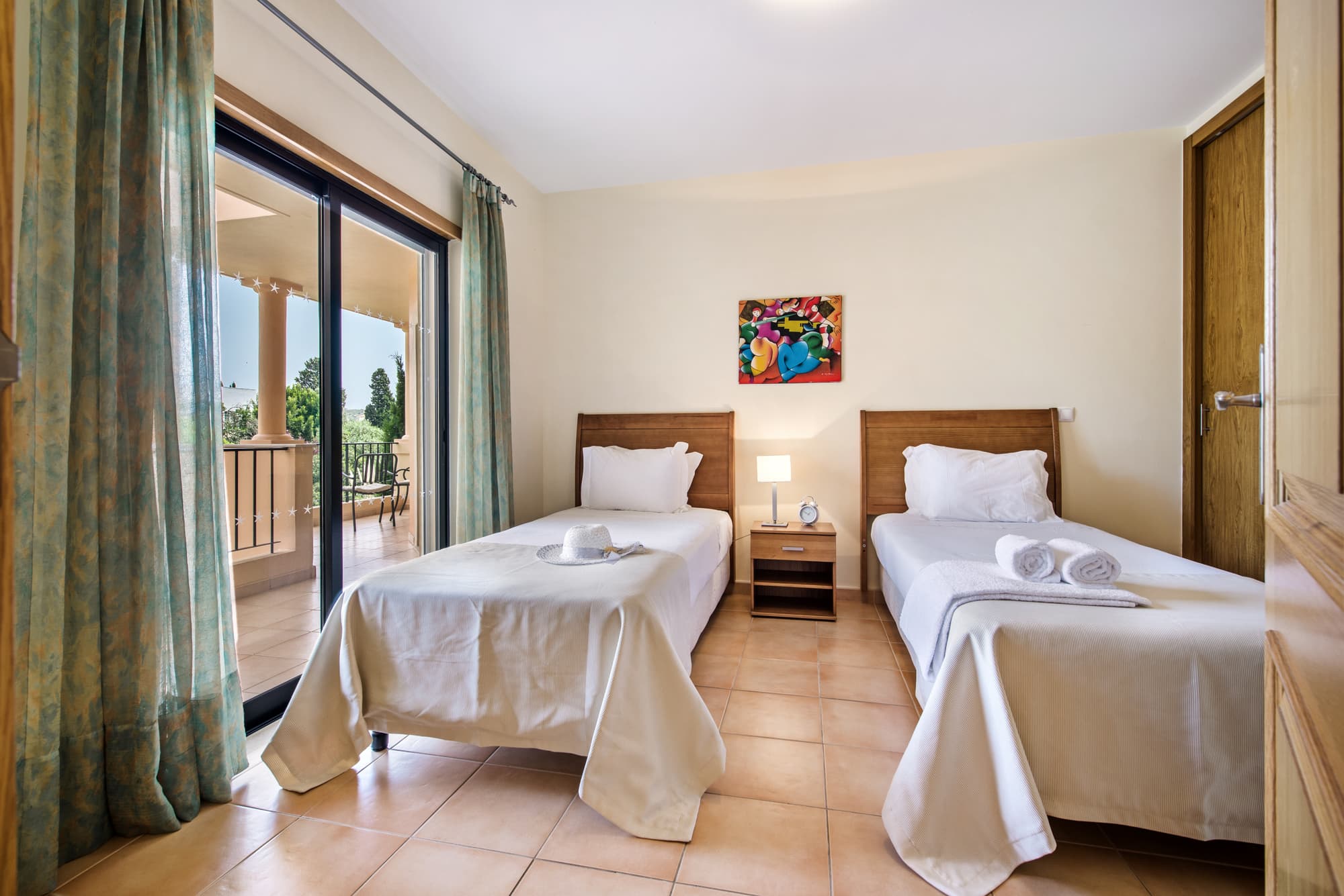 Jardim da Meia Praia, Room