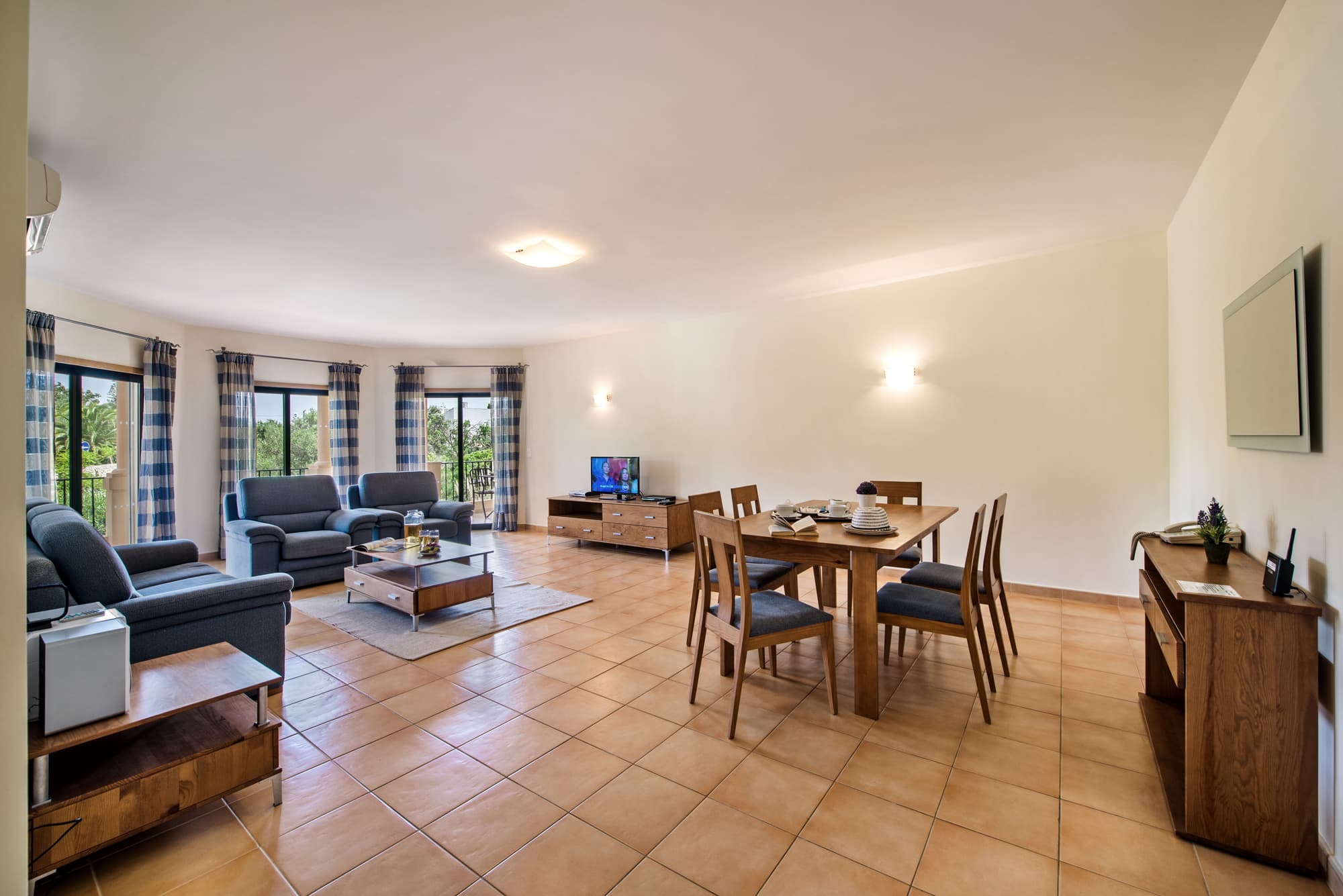 Jardim da Meia Praia, Room