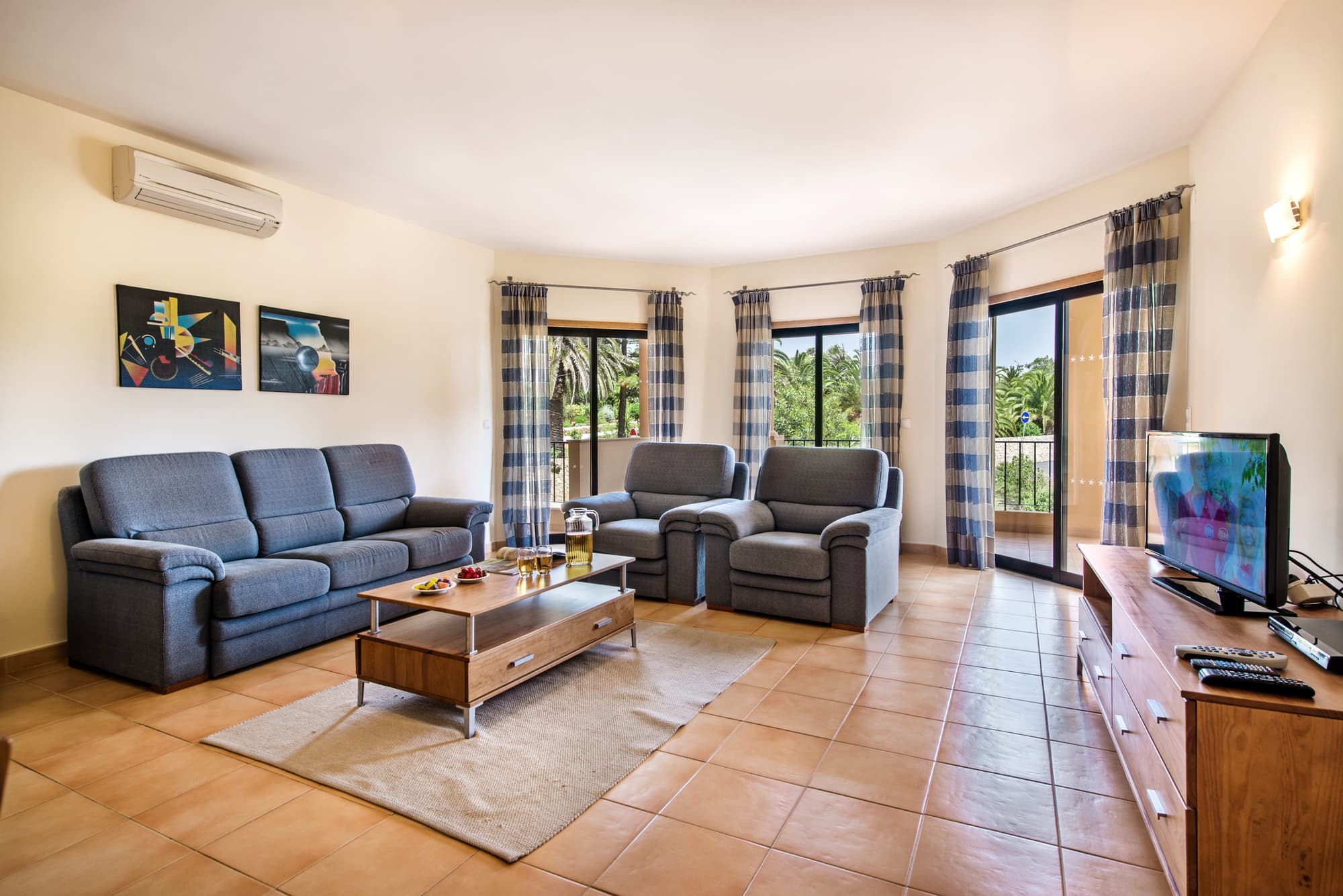 Jardim da Meia Praia, Room