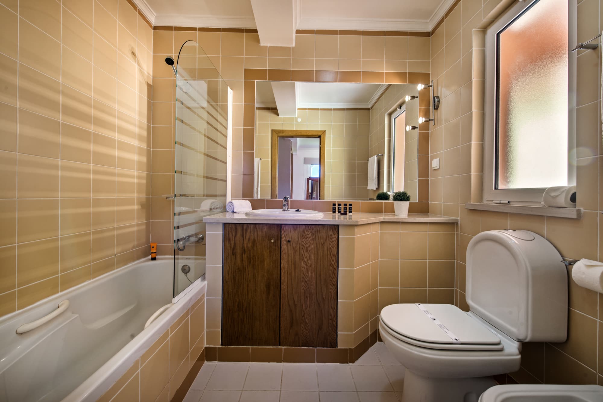 Jardim da Meia Praia, Room