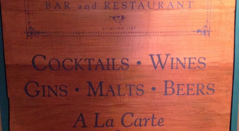 Golden Lion Hotel, General view