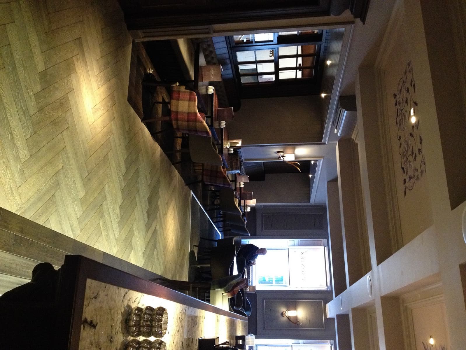 Golden Lion Hotel, Bar