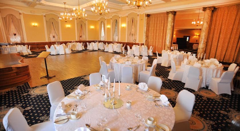 Golden Lion Hotel, Conferences