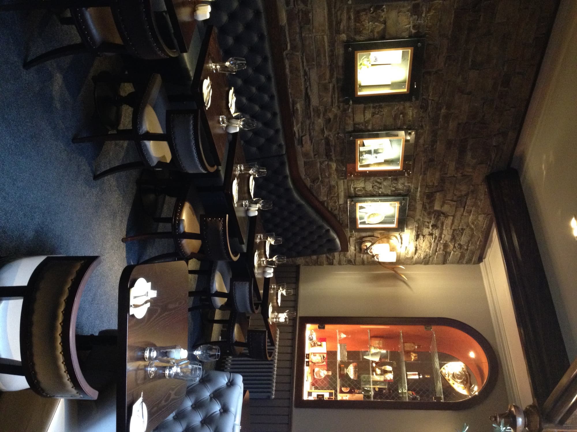 Golden Lion Hotel, Restaurant