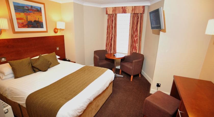 Golden Lion Hotel, Room