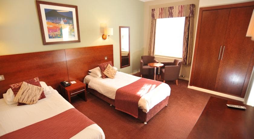 Golden Lion Hotel, Room