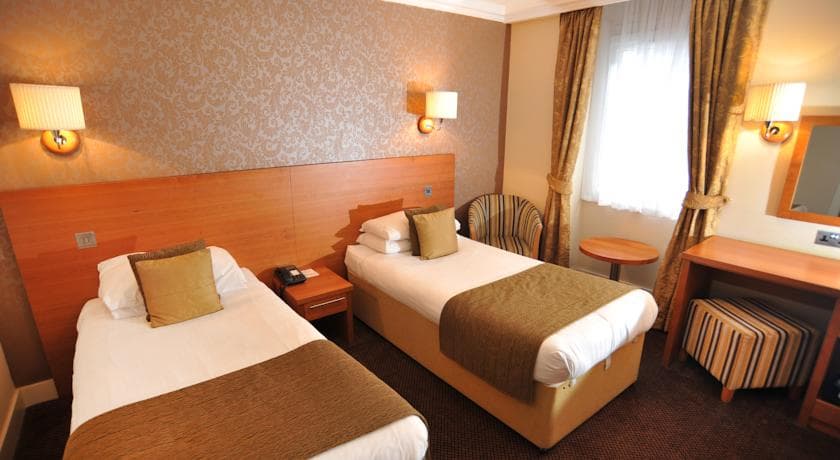 Golden Lion Hotel, Room