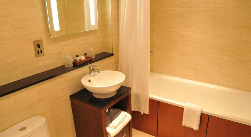 Golden Lion Hotel, Room