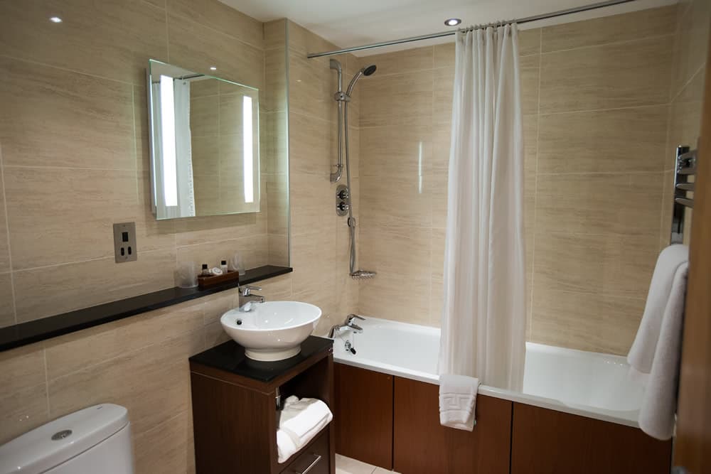 Golden Lion Hotel, Room