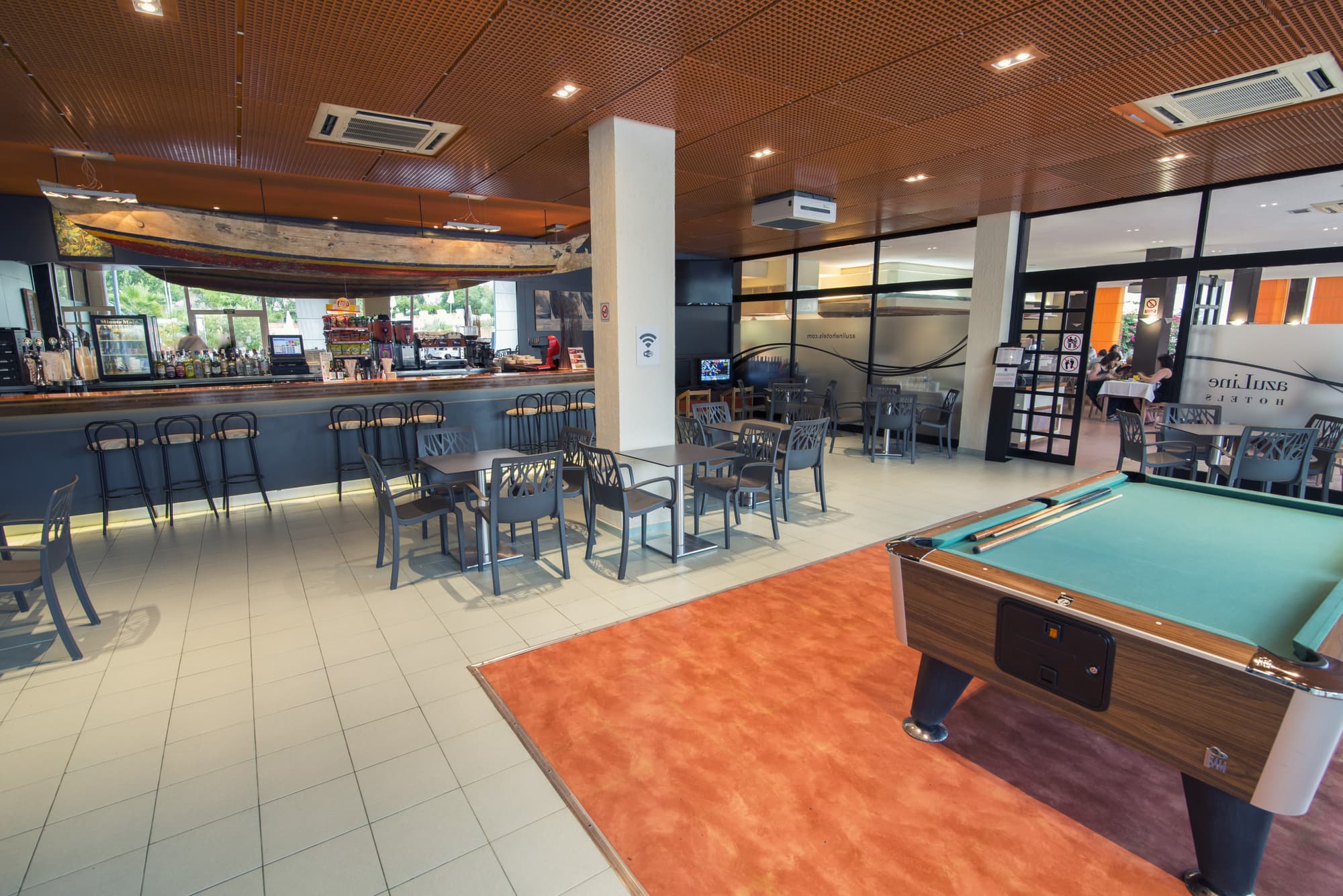 AzuLine Hotel Pacific, Bar