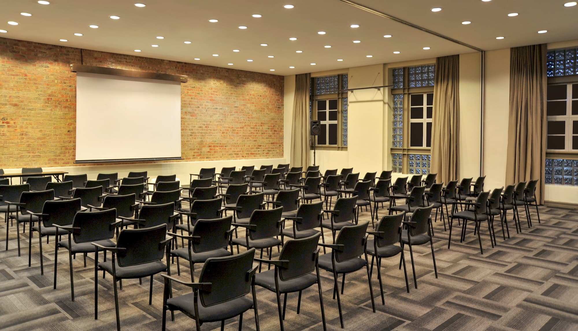 Garden Court Victoria Junction Hotel, Conferences