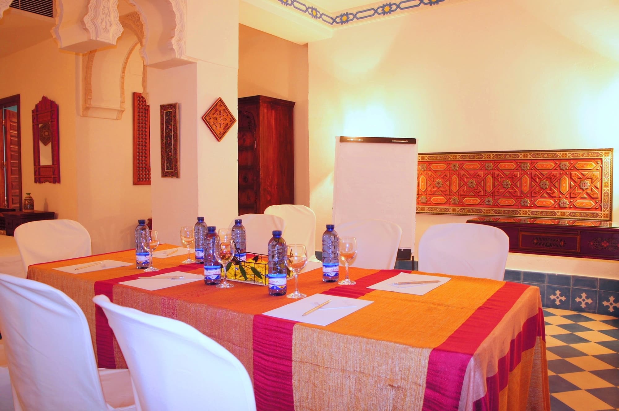 Alcoba del Rey de Sevilla, Conferences