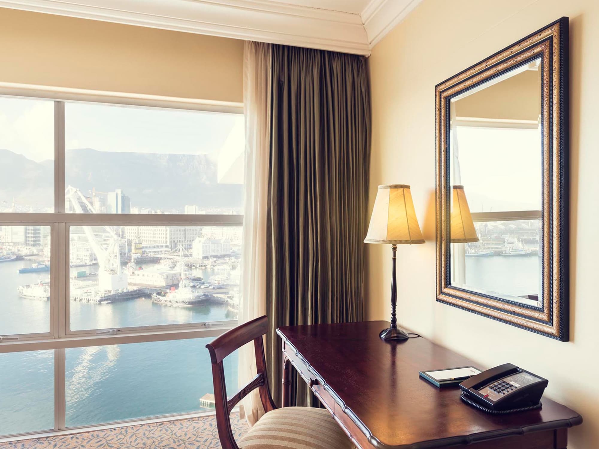 Intercontinental Table Bay Cape Town by IHG, Room