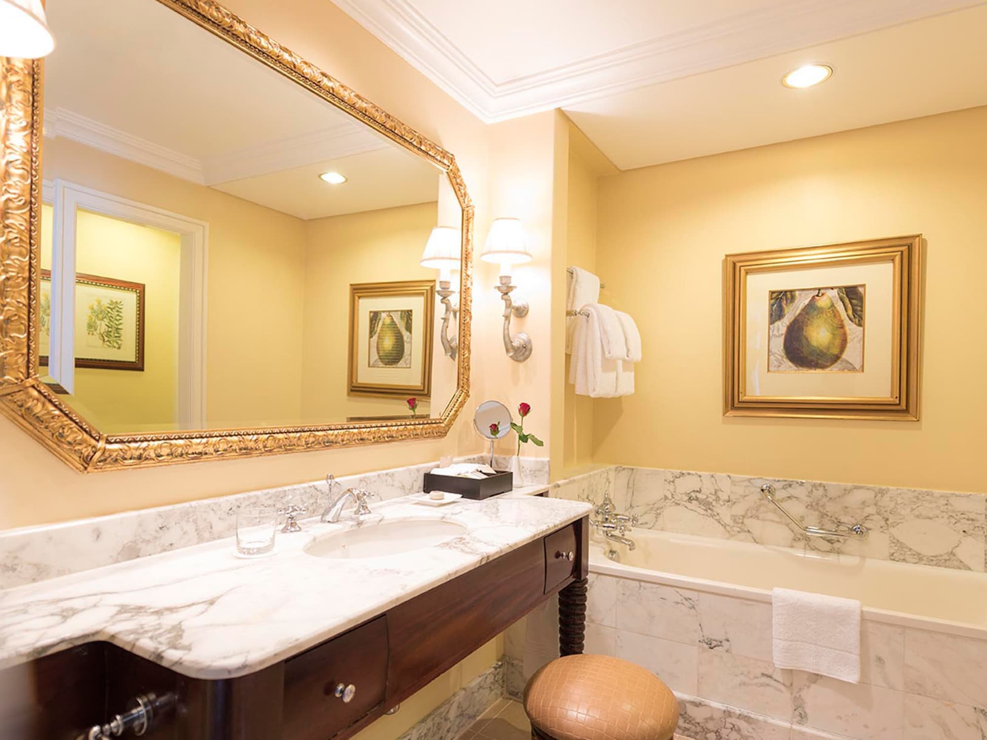 Intercontinental Table Bay Cape Town by IHG, Room