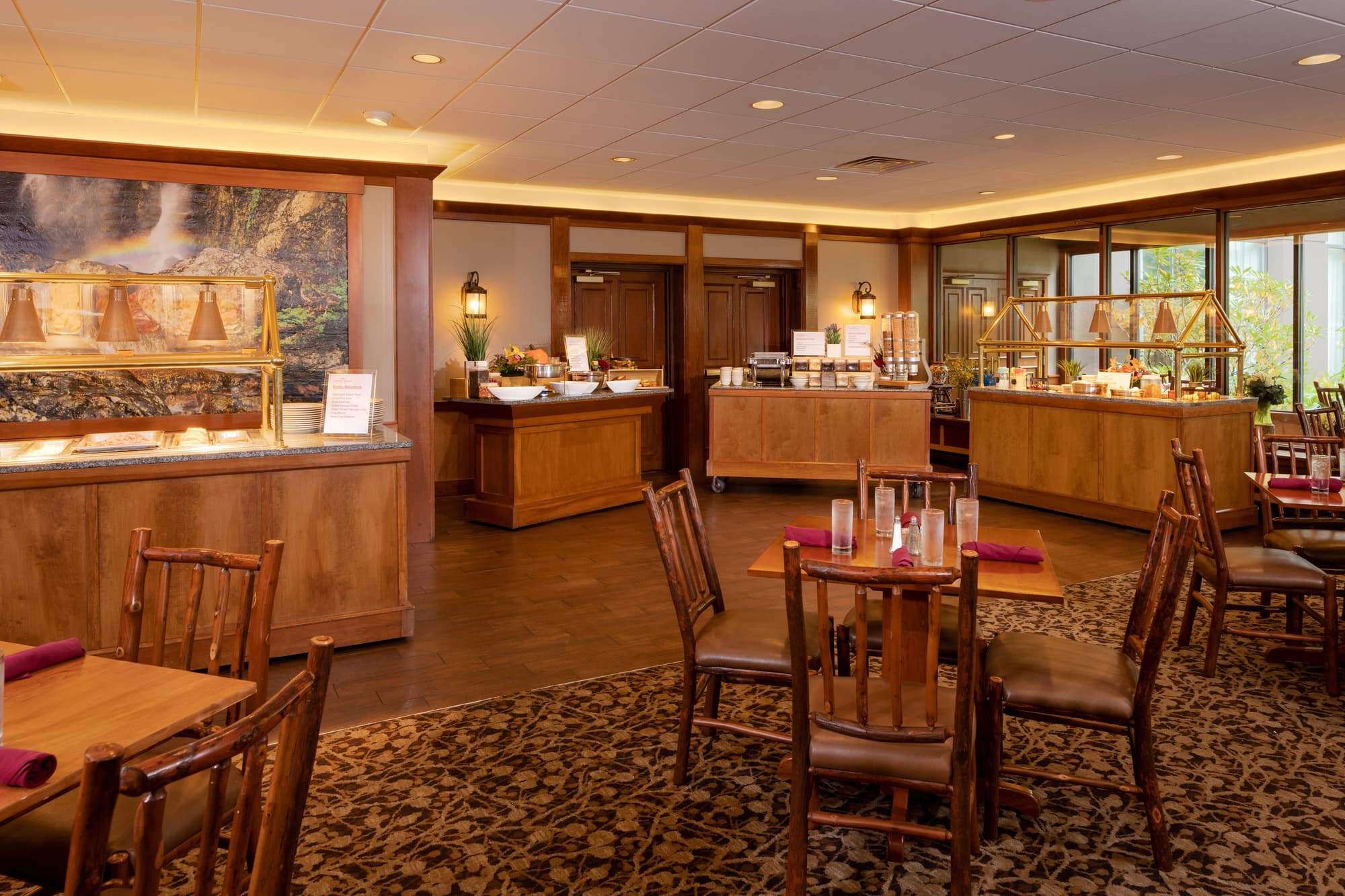 Crowne Plaza Lake Placid, Restaurant