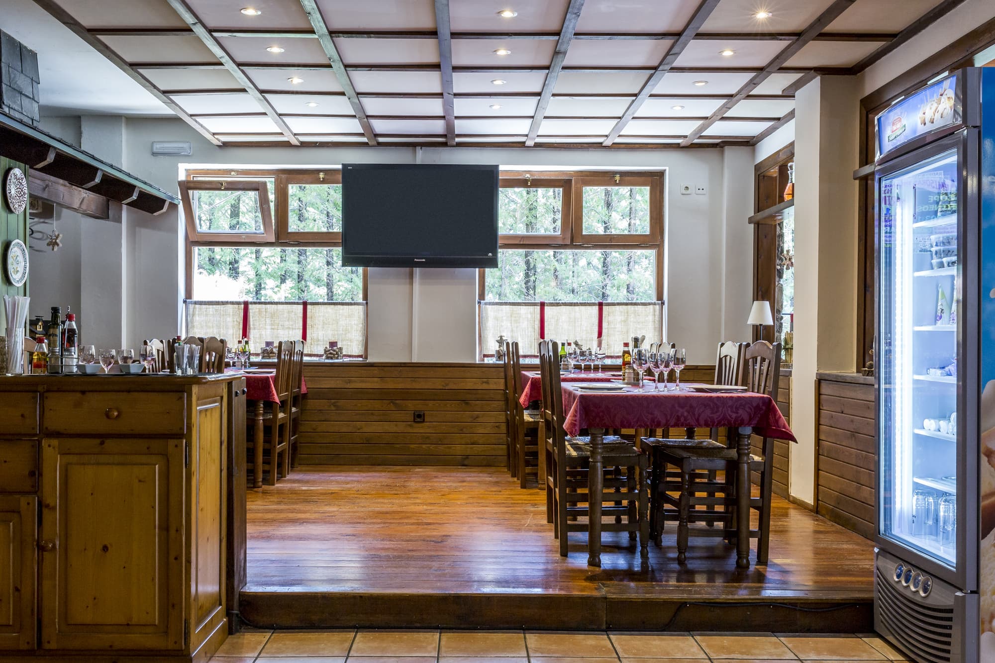 San Anton, Restaurant