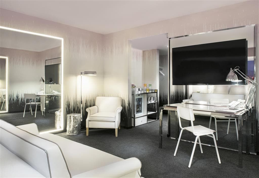 Sahara Las Vegas, Room