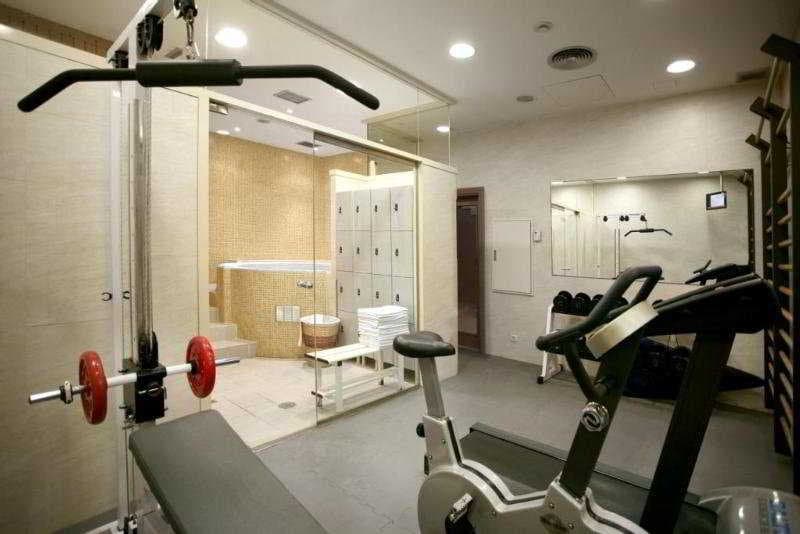 Class Valls, Sports and Entertainment