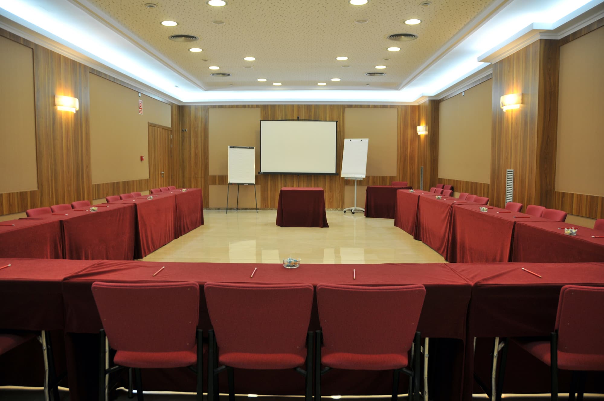 Class Valls, Conferences