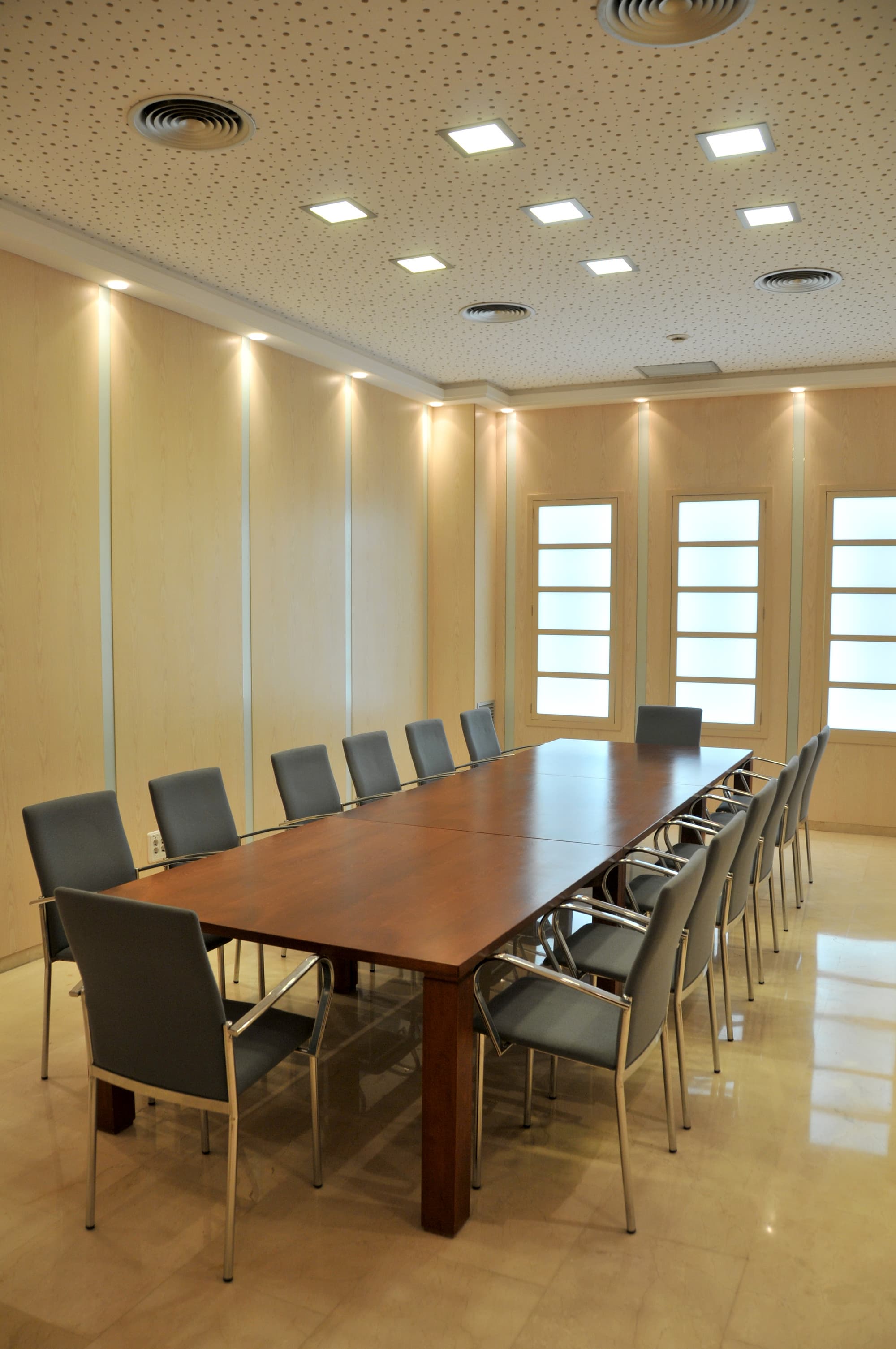 Class Valls, Conferences