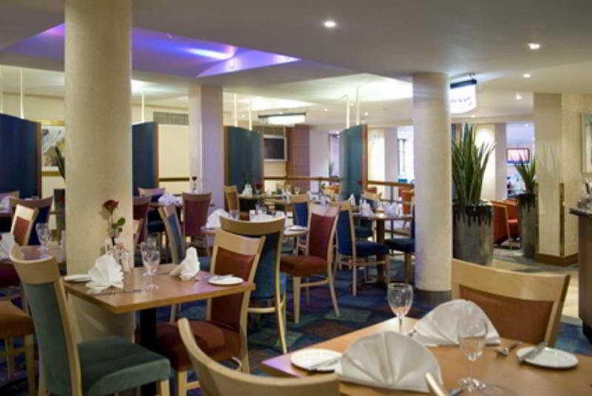 Mercure London Heathrow, Restaurant
