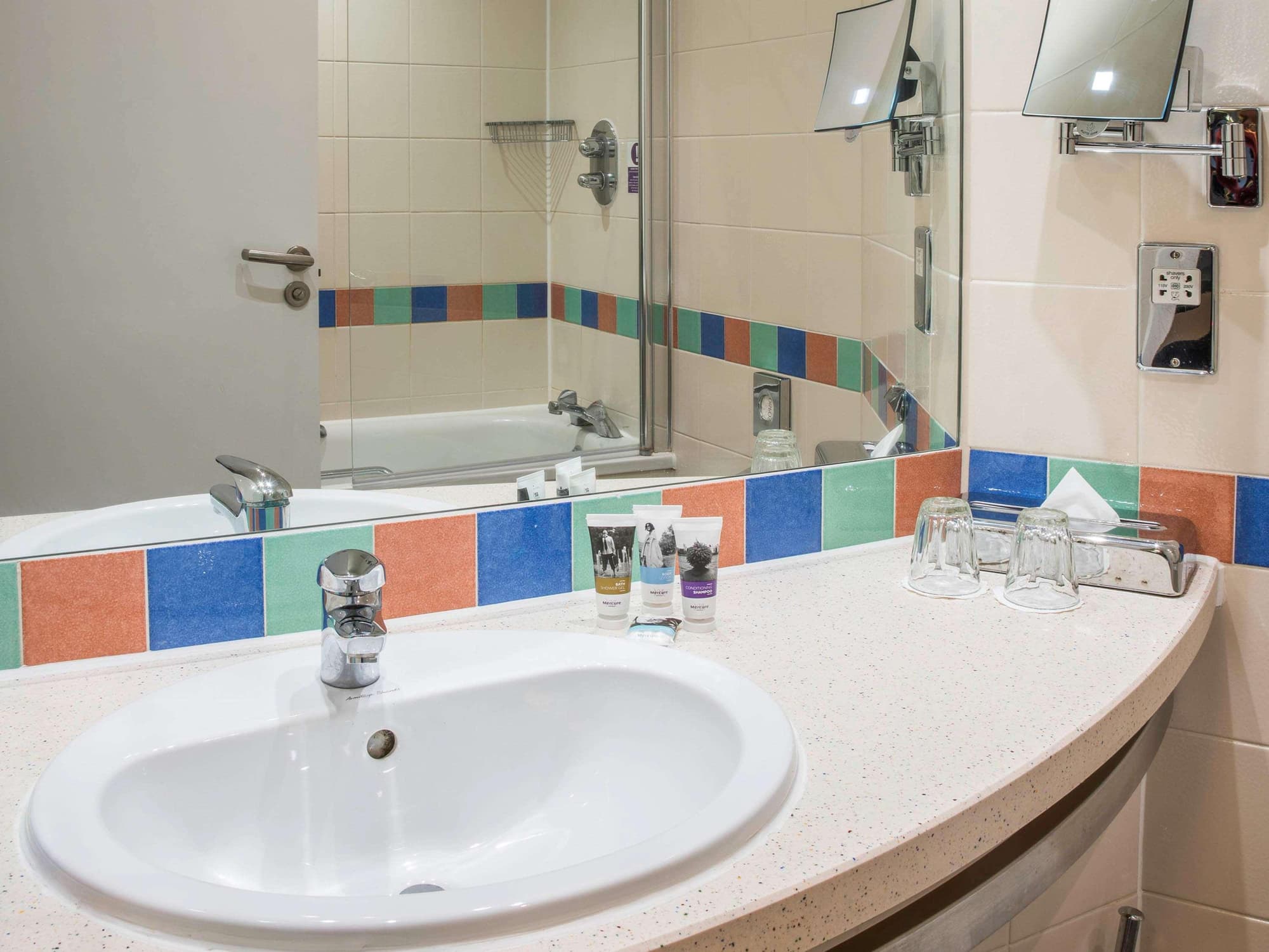 Mercure London Heathrow, Room