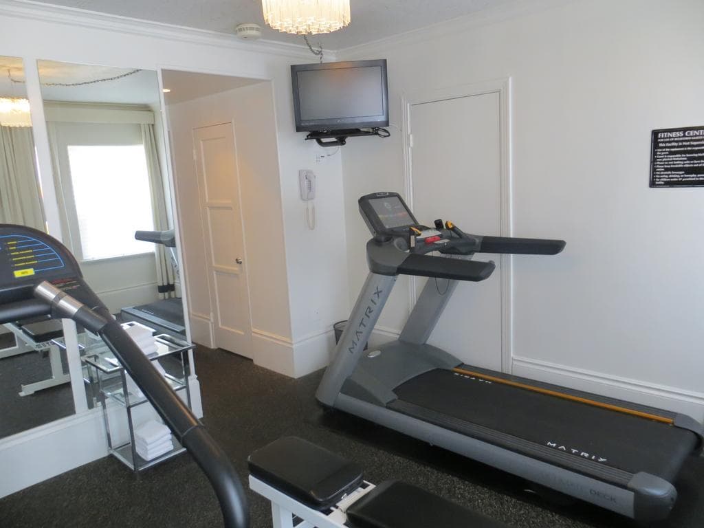 Maison 140, Sports and Entertainment