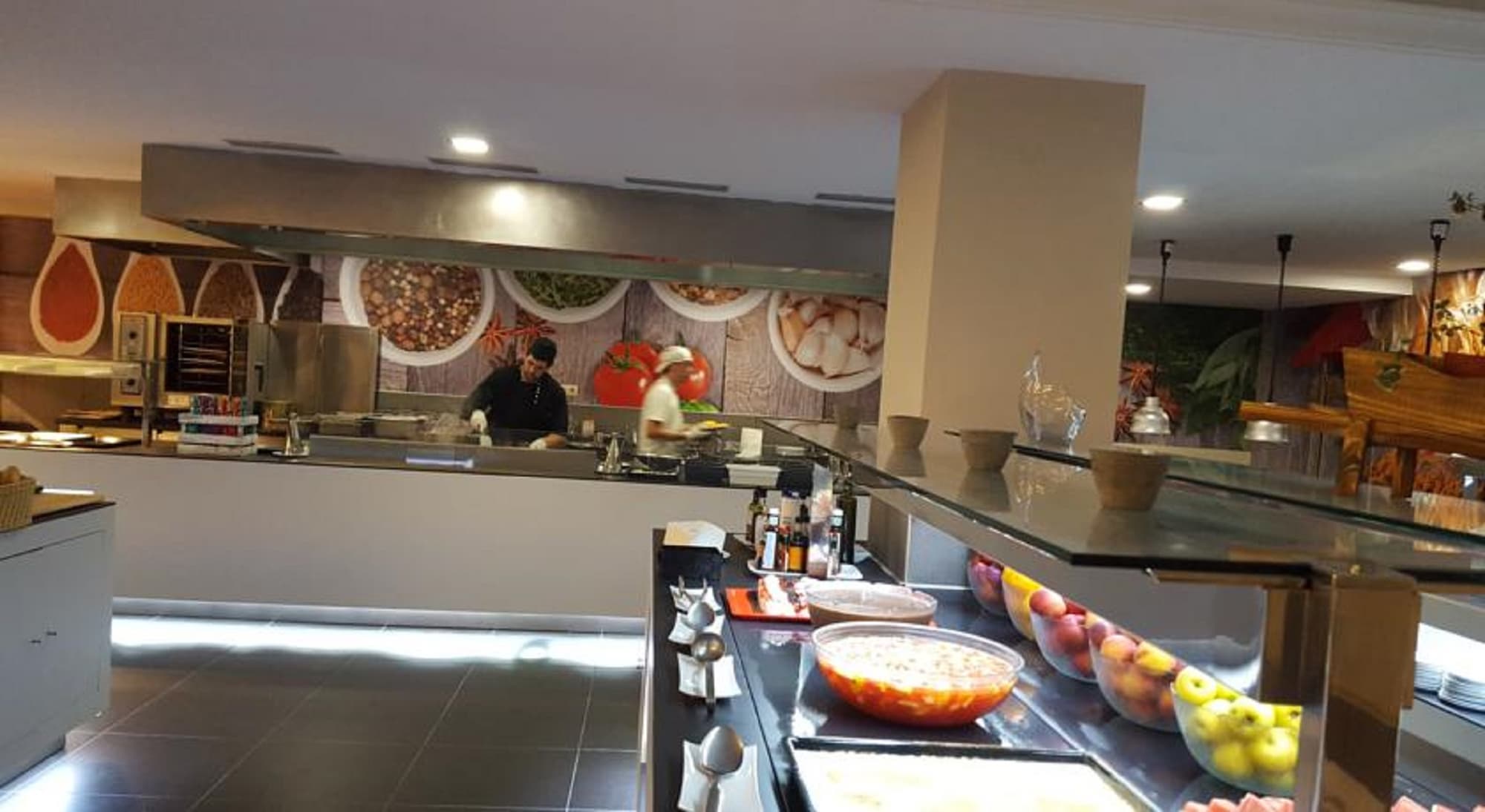 Bon Repos, Restaurant